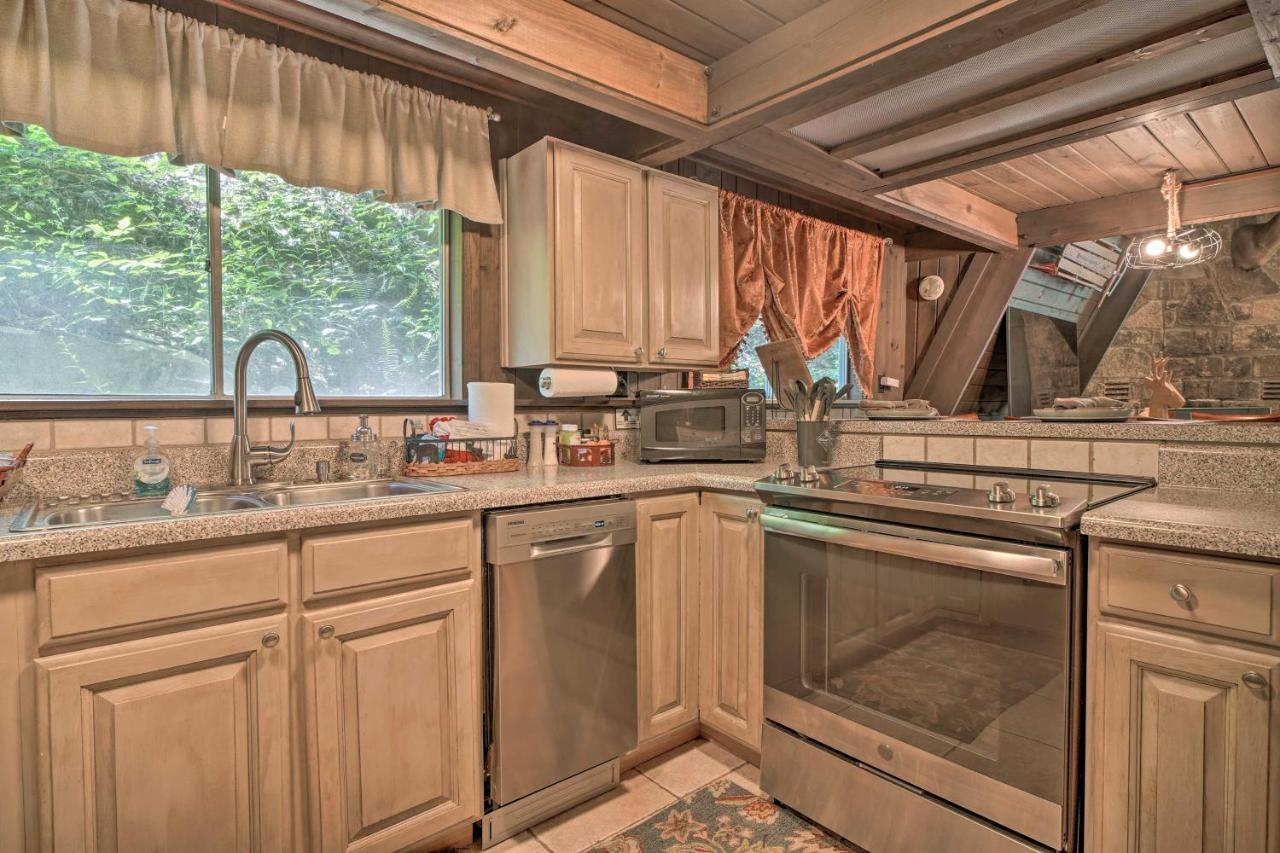 Snuggle Inn In The Heart Of Chalet Village! Gatlinburg Exterior foto
